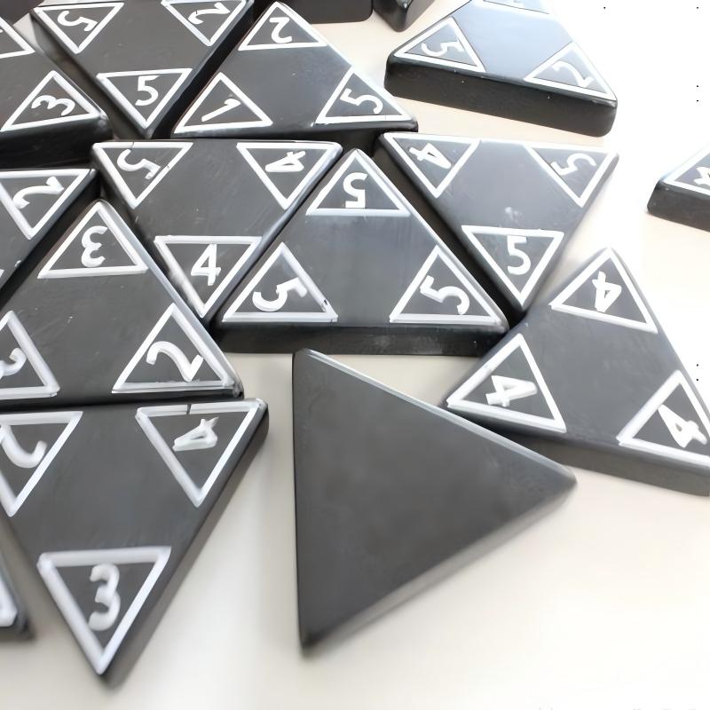 Juego de Dominó Triangular de  - Party Family Games reseña y precio