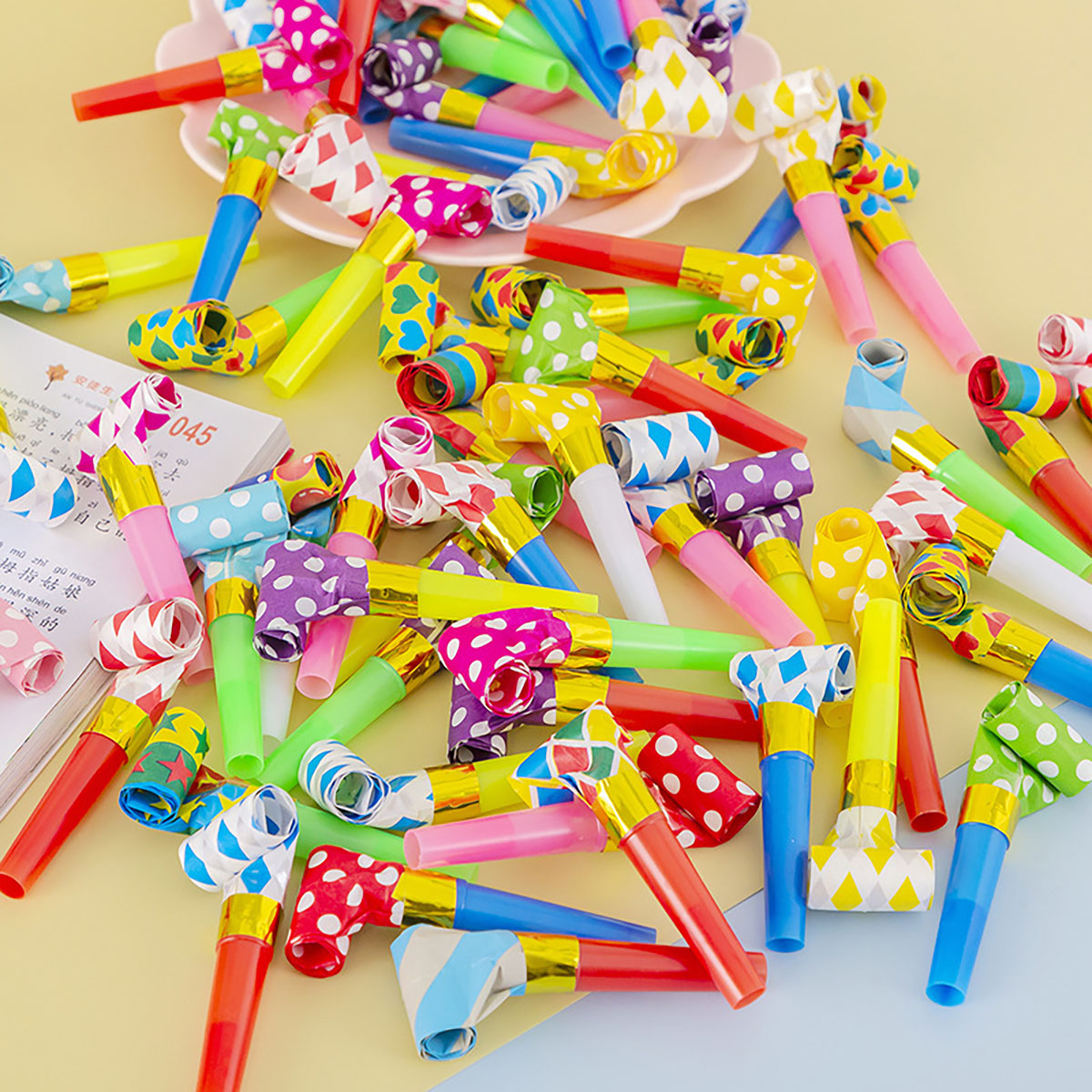 30 Uds. Silbatos coloridos de  - Party Games Easter reseña y precio