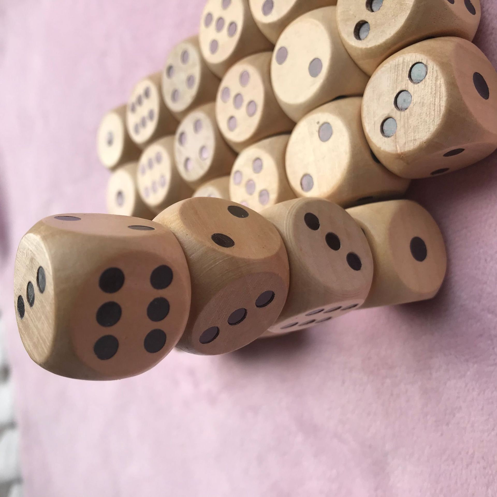 12 Uds. Dados de madera de 16m - Party Games Gamecube reseña y precio